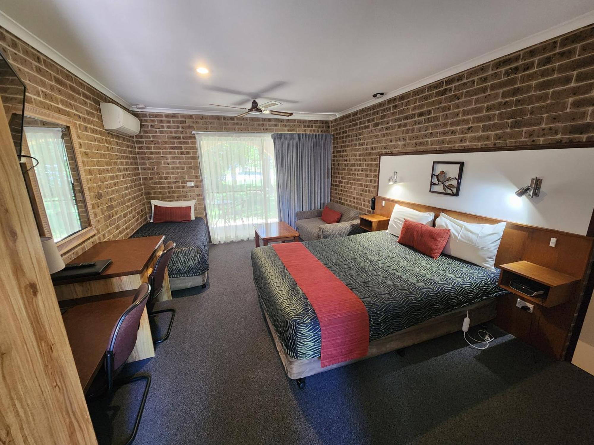 Idlewilde Town & Country Motor Inn Pambula Extérieur photo